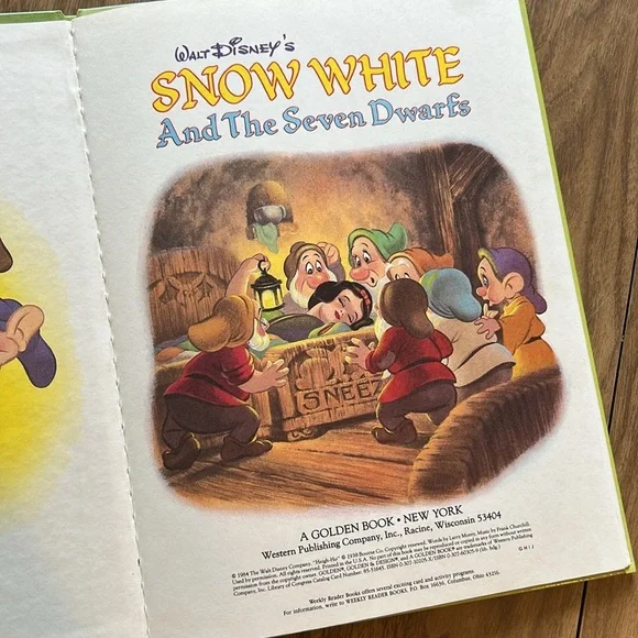 Vintage 80s Snow White and the Seven Dwarfs Walt Disney A Golden Book Hardback - Picture 6 of 12